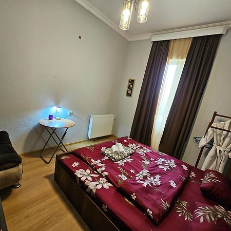 Guesthouse Different Tbilisi Exterior foto