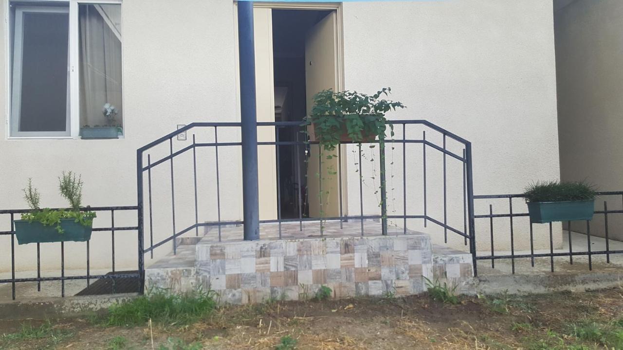 Guesthouse Different Tbilisi Exterior foto