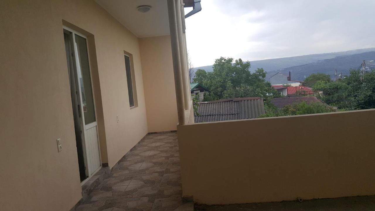 Guesthouse Different Tbilisi Exterior foto