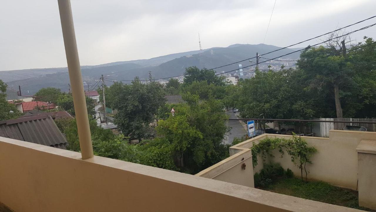 Guesthouse Different Tbilisi Exterior foto