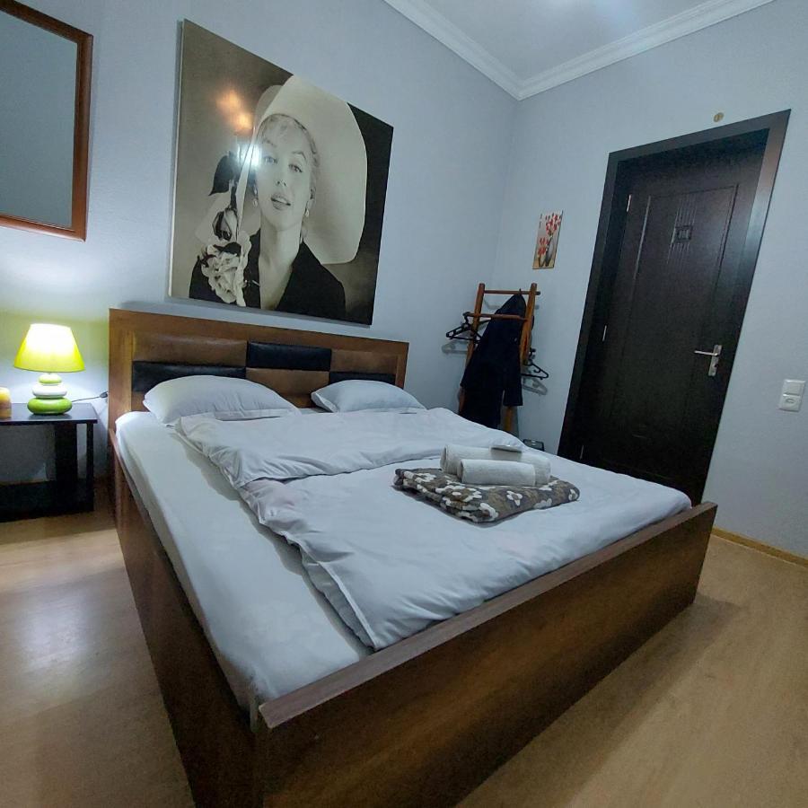 Guesthouse Different Tbilisi Exterior foto