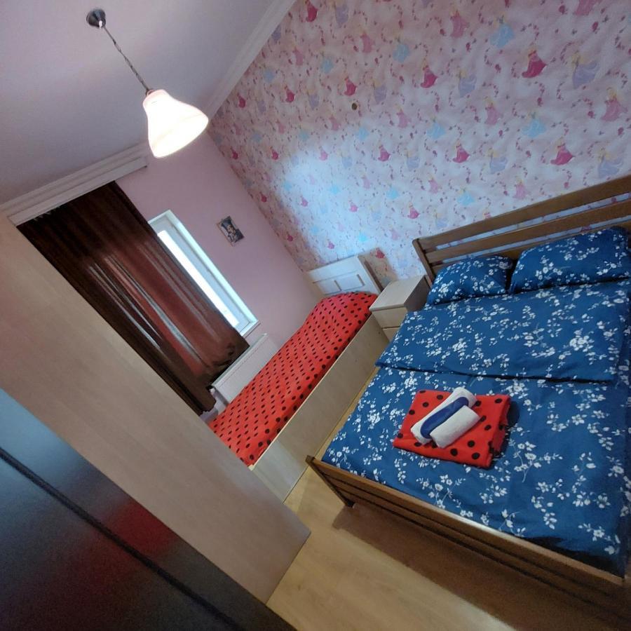 Guesthouse Different Tbilisi Exterior foto