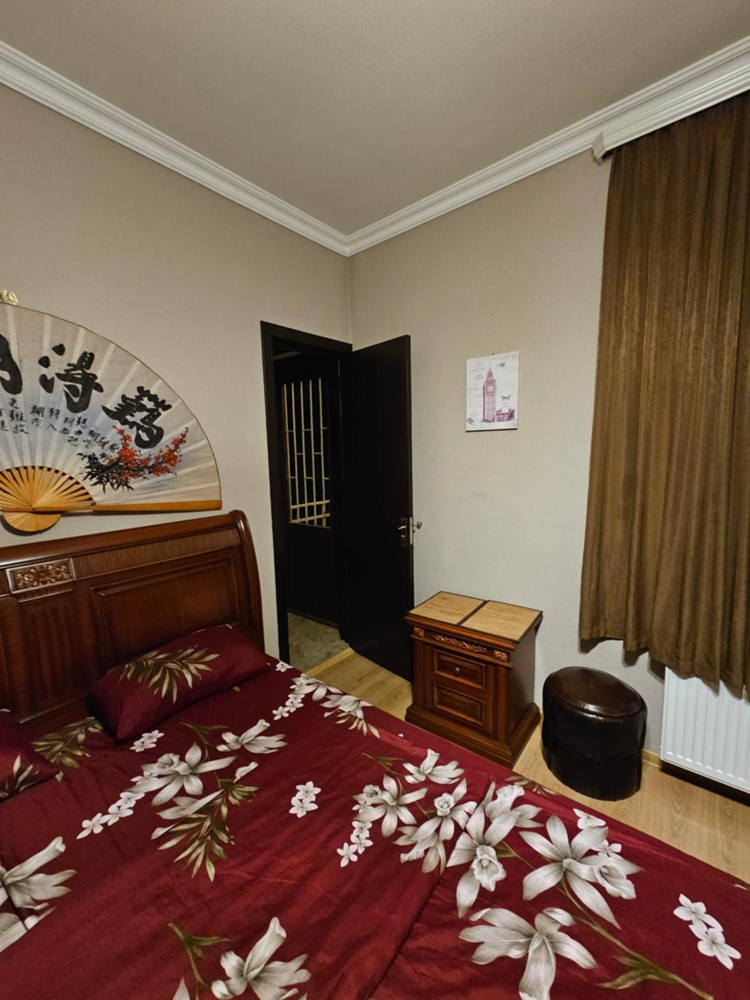 Guesthouse Different Tbilisi Exterior foto