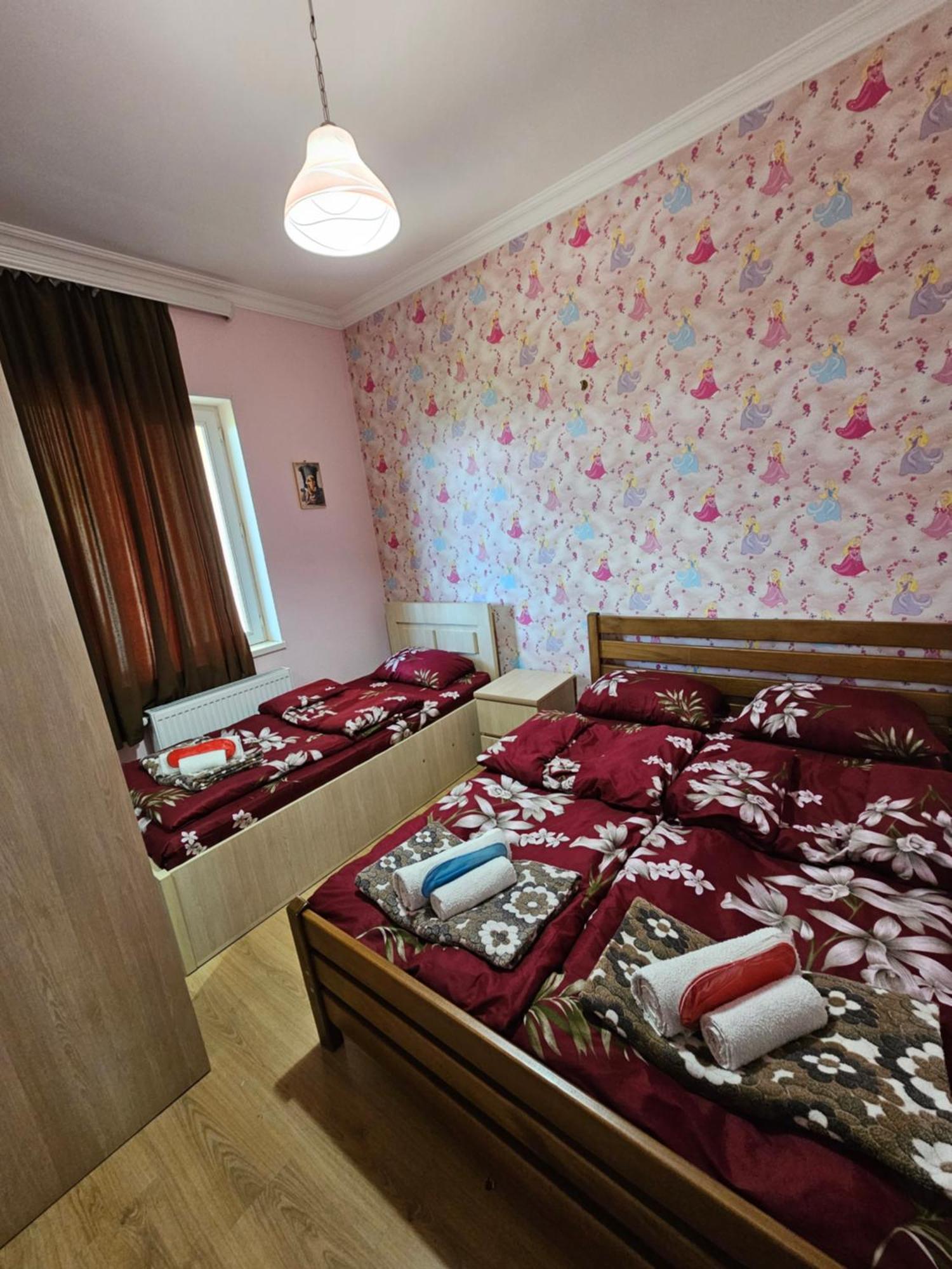 Guesthouse Different Tbilisi Exterior foto