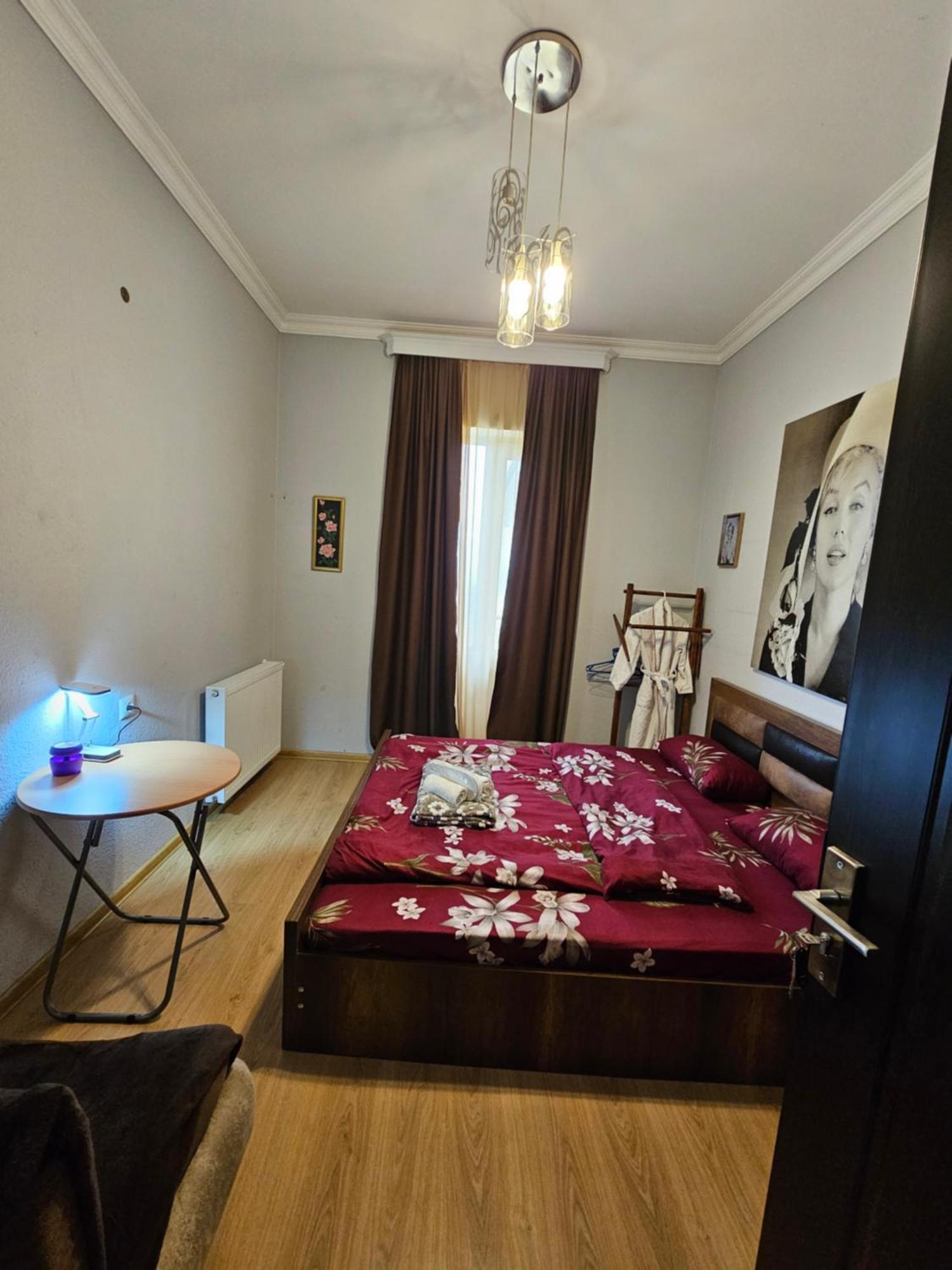 Guesthouse Different Tbilisi Exterior foto